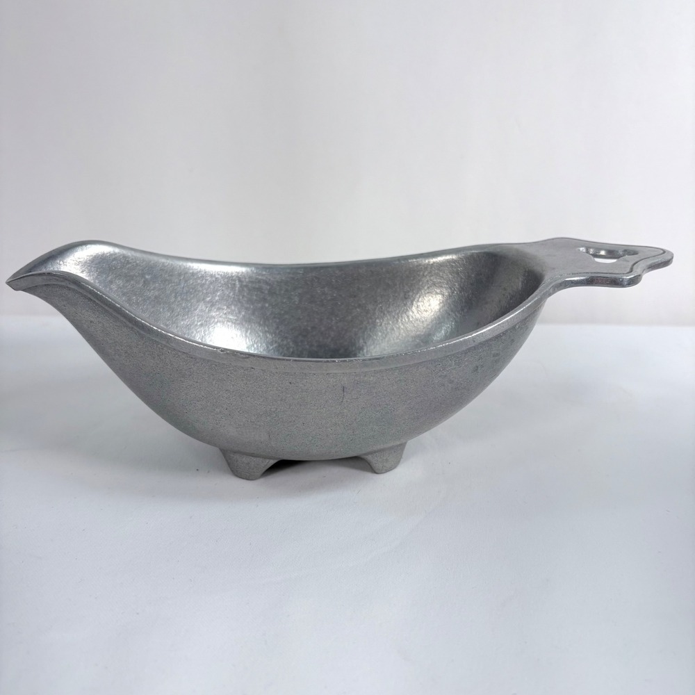 Vintage Wilton Armetale Columbia Tavern Footed Gravy Boat Pewter 1973 USA Made